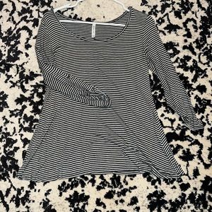 Grey and white strived 3/4 sleeve shirt